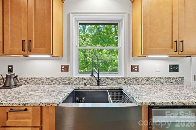 302 Rich Mountain Road, Flat Rock, NC 28731