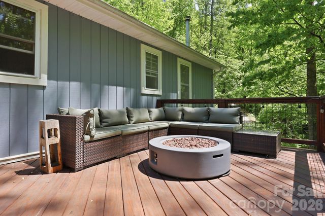 302 Rich Mountain Road, Flat Rock, NC 28731