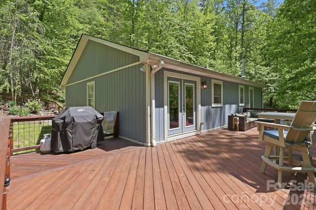 302 Rich Mountain Road, Flat Rock, NC 28731