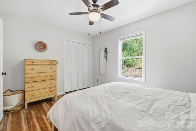 302 Rich Mountain Road, Flat Rock, NC 28731