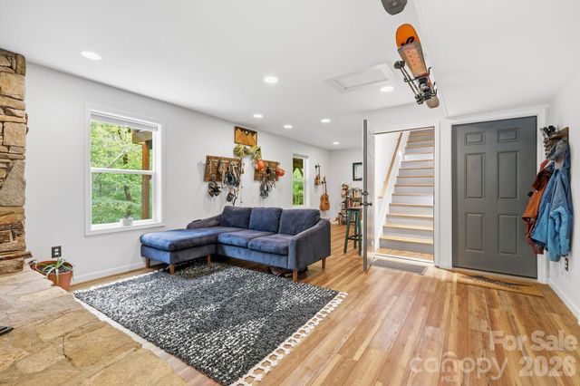 302 Rich Mountain Road, Flat Rock, NC 28731