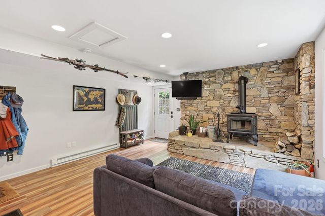 302 Rich Mountain Road, Flat Rock, NC 28731