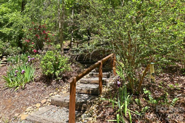 302 Rich Mountain Road, Flat Rock, NC 28731