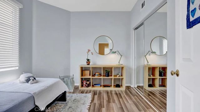 933 Somerville, Irvine, CA 92620
