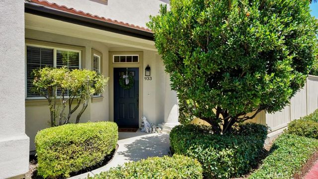 933 Somerville, Irvine, CA 92620