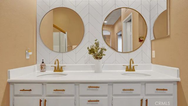 933 Somerville, Irvine, CA 92620