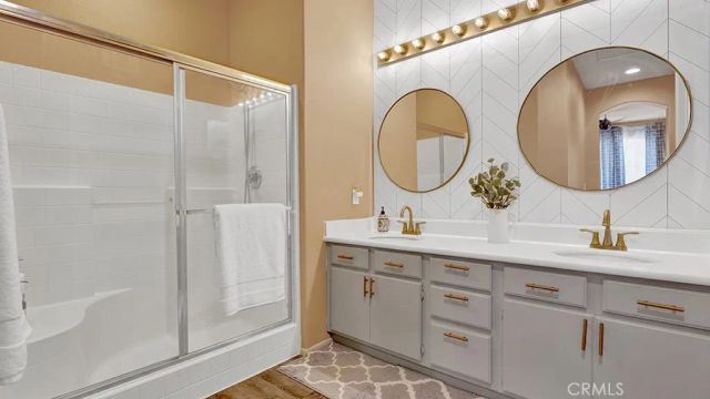 933 Somerville, Irvine, CA 92620