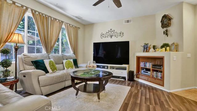 933 Somerville, Irvine, CA 92620