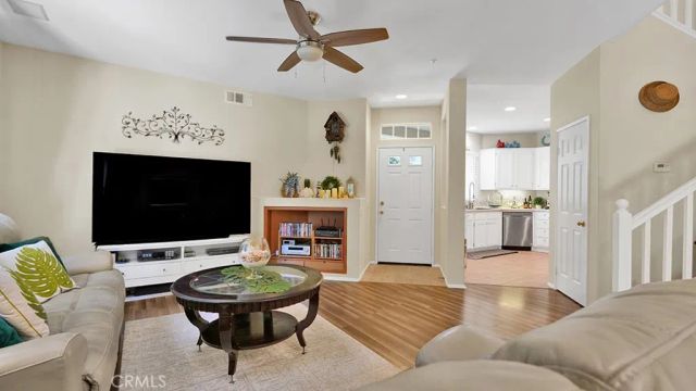 933 Somerville, Irvine, CA 92620