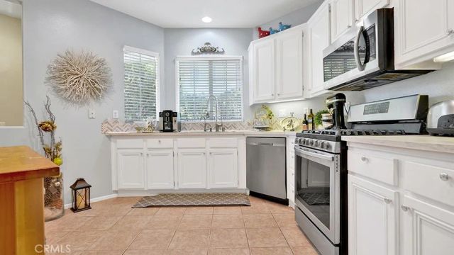933 Somerville, Irvine, CA 92620