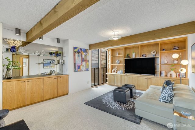 2180 Cove Drive, Oak Harbor, WA 98277