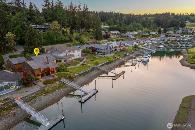 2180 Cove Drive, Oak Harbor, WA 98277