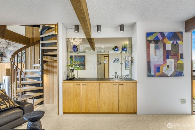 2180 Cove Drive, Oak Harbor, WA 98277