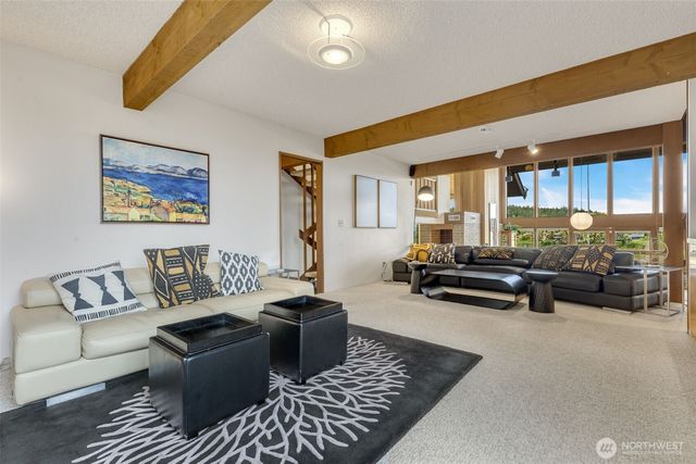 2180 Cove Drive, Oak Harbor, WA 98277