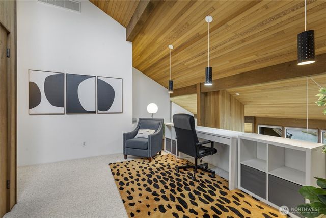 2180 Cove Drive, Oak Harbor, WA 98277