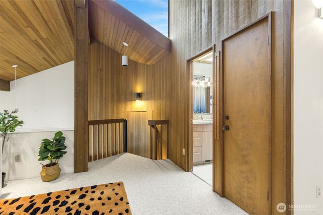 2180 Cove Drive, Oak Harbor, WA 98277