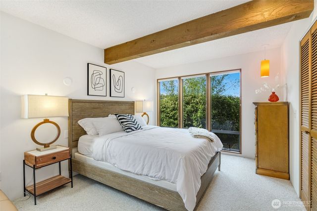 2180 Cove Drive, Oak Harbor, WA 98277