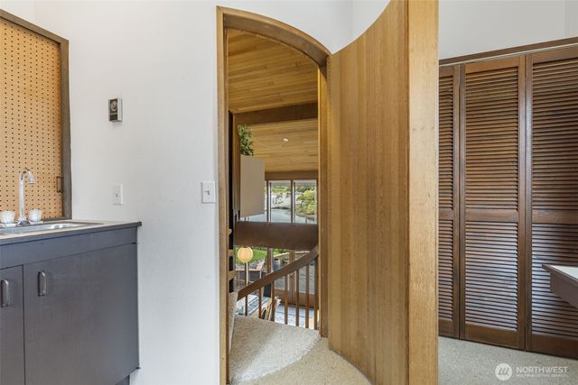 2180 Cove Drive, Oak Harbor, WA 98277