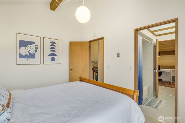 2180 Cove Drive, Oak Harbor, WA 98277