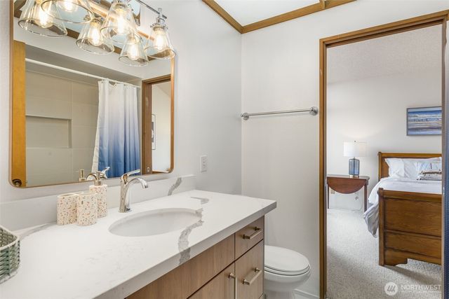 2180 Cove Drive, Oak Harbor, WA 98277