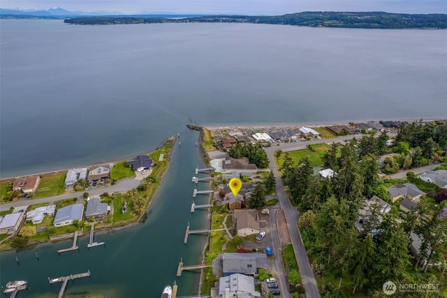 2180 Cove Drive, Oak Harbor, WA 98277