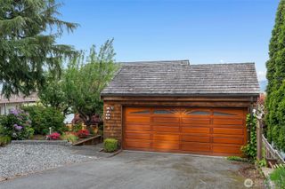 2180 Cove Drive, Oak Harbor, WA 98277
