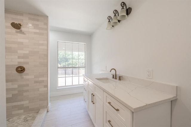 2815 Perkins Road, Arlington, TX 76016