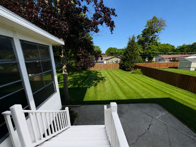 2010 Carleton Road, Hoffman Estates, IL 60169