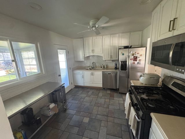 2010 Carleton Road, Hoffman Estates, IL 60169