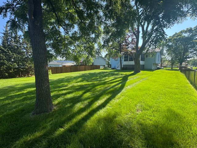 2010 Carleton Road, Hoffman Estates, IL 60169