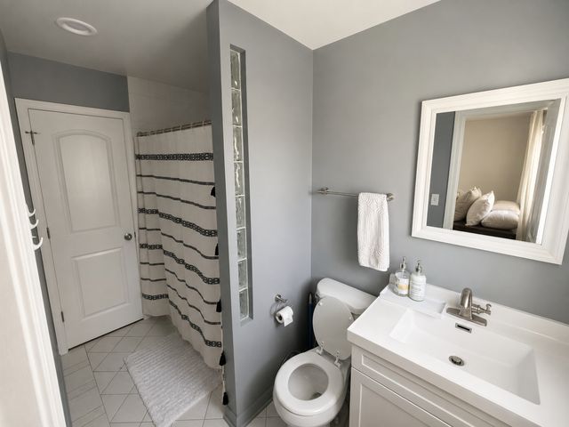 2010 Carleton Road, Hoffman Estates, IL 60169