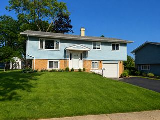 2010 Carleton Road, Hoffman Estates, IL 60169