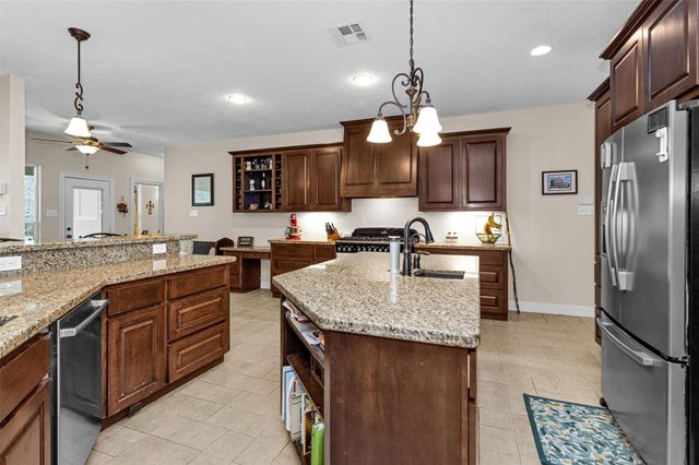 11239 Blue Grass Way, Conroe, TX 77304