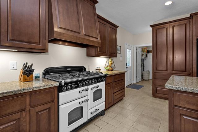 11239 Blue Grass Way, Conroe, TX 77304