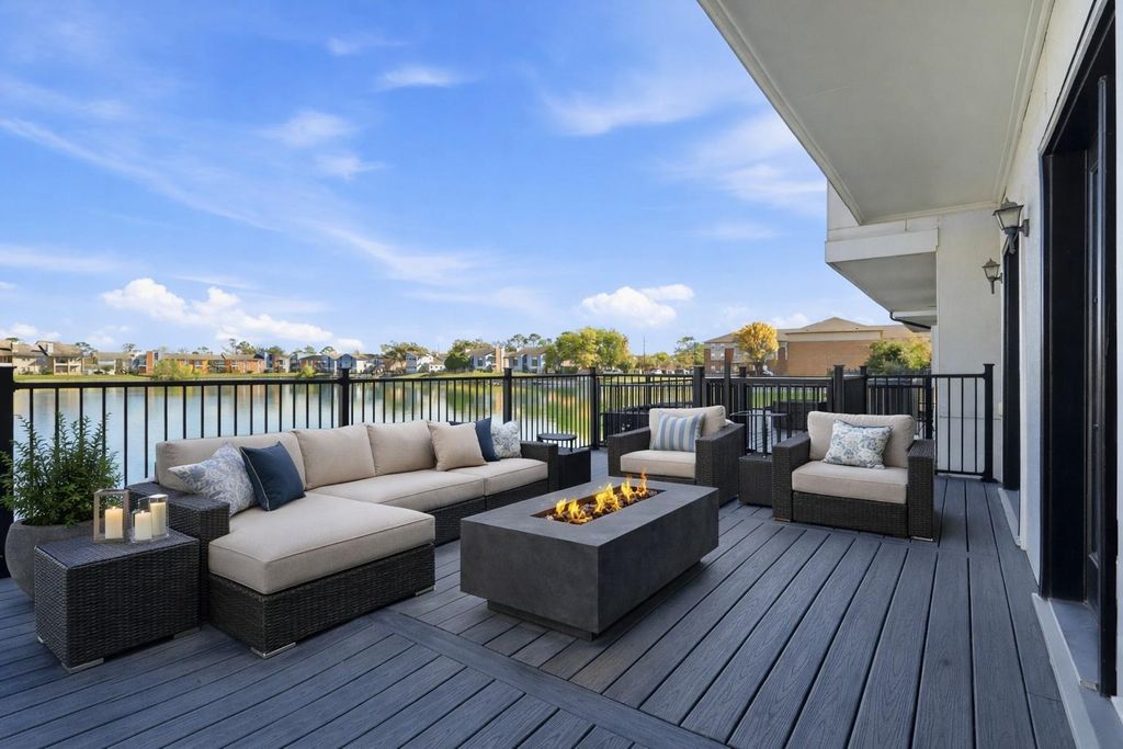 2134 Lakeshore Edge Drive, Houston, TX 77080