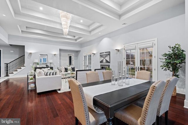 2687 AVENUE DU VLG, Bethlehem, PA 18015