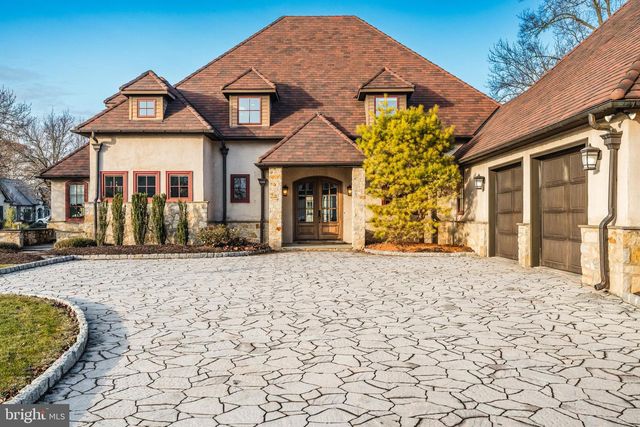 2687 AVENUE DU VLG, Bethlehem, PA 18015