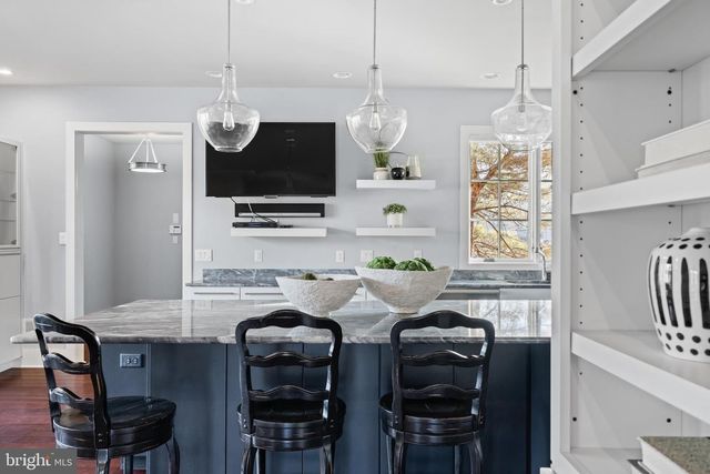 2687 AVENUE DU VLG, Bethlehem, PA 18015