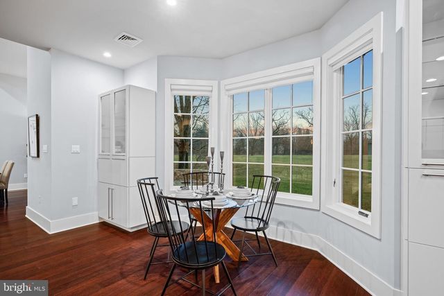 2687 AVENUE DU VLG, Bethlehem, PA 18015