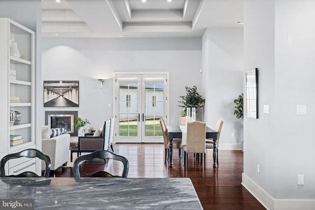 2687 AVENUE DU VLG, Bethlehem, PA 18015