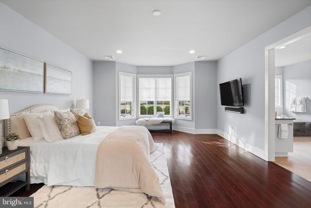 2687 AVENUE DU VLG, Bethlehem, PA 18015