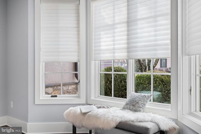 2687 AVENUE DU VLG, Bethlehem, PA 18015