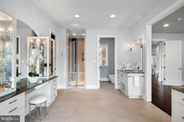 2687 AVENUE DU VLG, Bethlehem, PA 18015