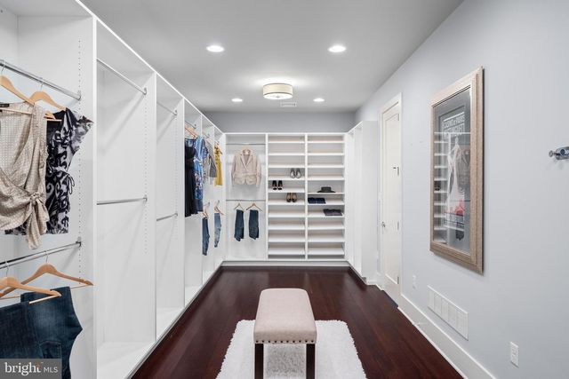 2687 AVENUE DU VLG, Bethlehem, PA 18015