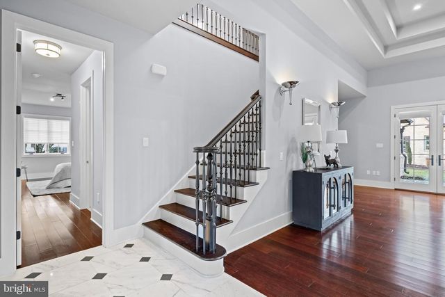 2687 AVENUE DU VLG, Bethlehem, PA 18015