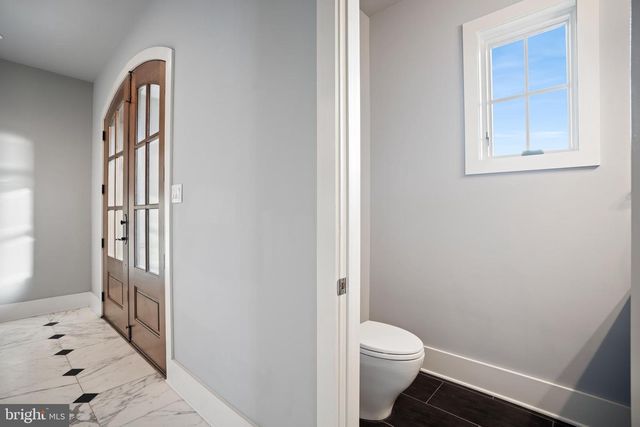 2687 AVENUE DU VLG, Bethlehem, PA 18015