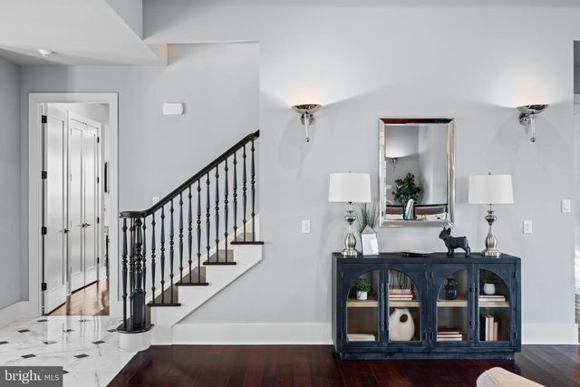 2687 AVENUE DU VLG, Bethlehem, PA 18015