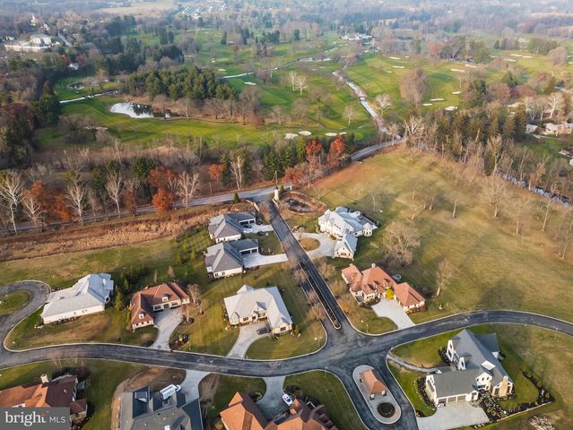 2687 AVENUE DU VLG, Bethlehem, PA 18015