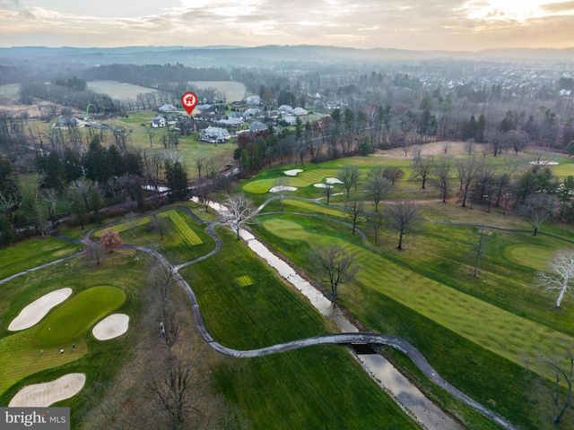 2687 AVENUE DU VLG, Bethlehem, PA 18015