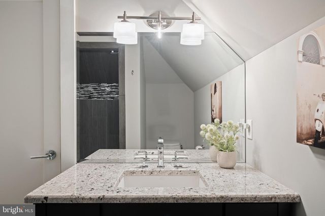 2687 AVENUE DU VLG, Bethlehem, PA 18015